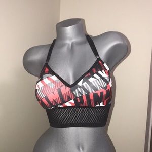 Victoria’s Secret Pink Push Up Lightly Lined Wireless Bra. Size Medium